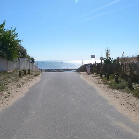 Casa vacanze Maison à 100m De La Plage, Parc Du Rocher, Pour 4/5 Pers. - Fr-1-194-354