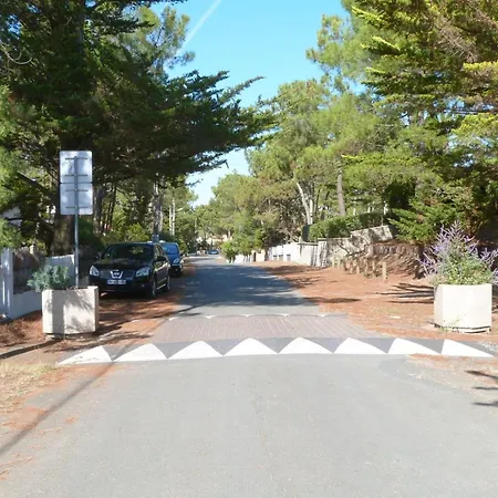Maison à 100m De La Plage, Parc Du Rocher, Pour 4/5 Pers. - Fr-1-194-354 *