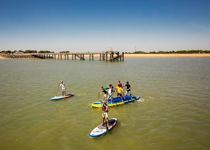 Maison A 100m De La Plage, Parc Du Rocher, Pour 4/5 Pers. - Fr-1-194-354 *