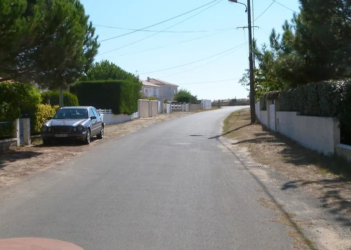 Hébergement de vacances Maison A 100m De La Plage, Parc Du Rocher, Pour 4/5 Pers. - Fr-1-194-354