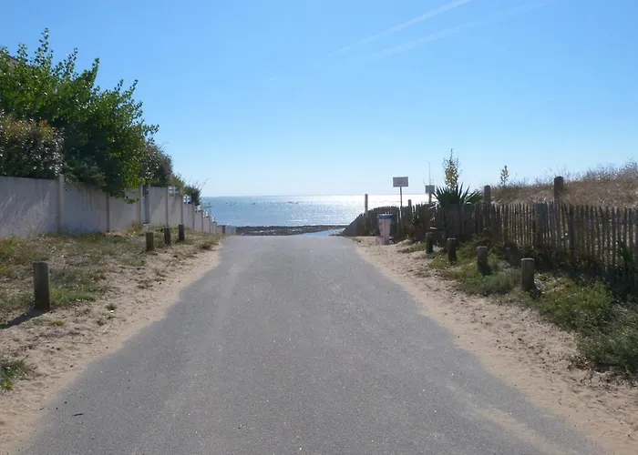 Hébergement de vacances Maison A 100m De La Plage, Parc Du Rocher, Pour 4/5 Pers. - Fr-1-194-354